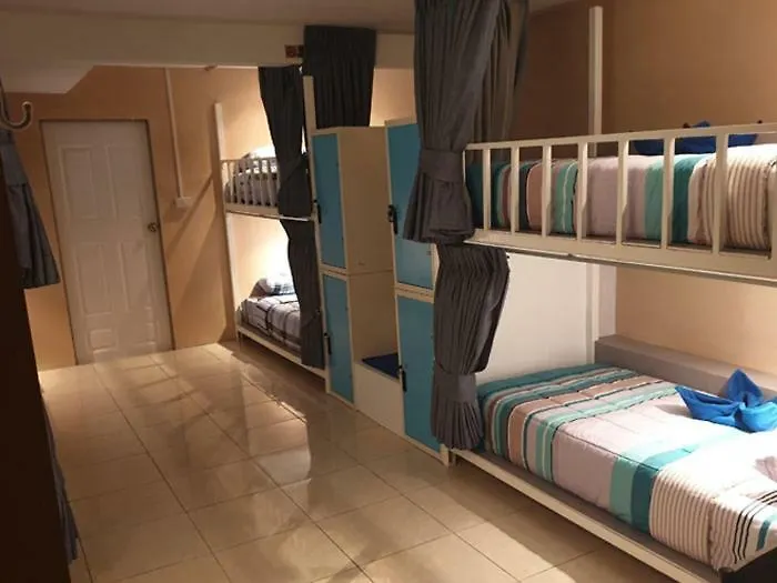 Oasis Hostel & Bar-1